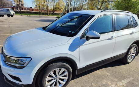Volkswagen Tiguan II, 2019 год, 2 420 000 рублей, 6 фотография