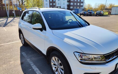 Volkswagen Tiguan II, 2019 год, 2 420 000 рублей, 4 фотография