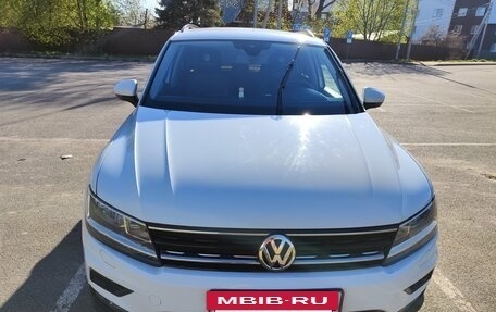 Volkswagen Tiguan II, 2019 год, 2 420 000 рублей, 5 фотография
