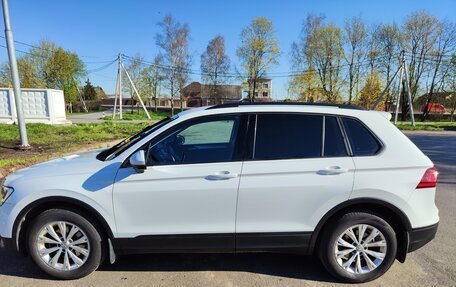 Volkswagen Tiguan II, 2019 год, 2 420 000 рублей, 11 фотография