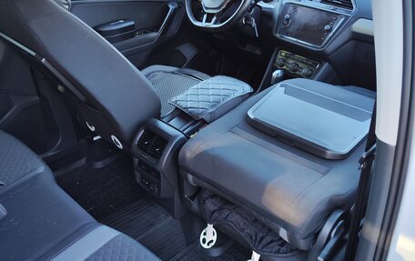Volkswagen Tiguan II, 2019 год, 2 420 000 рублей, 20 фотография