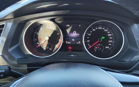 Volkswagen Tiguan II, 2019 год, 2 420 000 рублей, 25 фотография