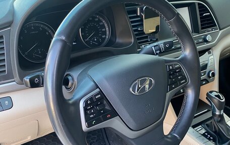 Hyundai Elantra VI рестайлинг, 2017 год, 1 520 000 рублей, 7 фотография