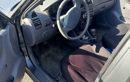 Hyundai Accent II, 2005 год, 400 000 рублей, 2 фотография