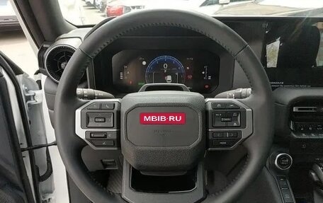 Toyota Land Cruiser Prado, 2024 год, 9 280 000 рублей, 13 фотография