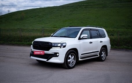 Toyota Land Cruiser 200, 2013 год, 5 450 000 рублей, 1 фотография