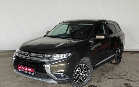 Mitsubishi Outlander III рестайлинг 3, 2018 год, 1 650 000 рублей, 1 фотография