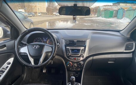 Hyundai Solaris II рестайлинг, 2011 год, 365 000 рублей, 8 фотография