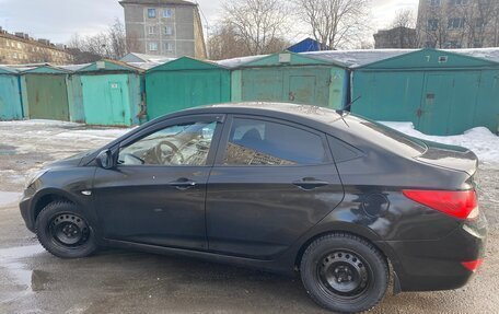 Hyundai Solaris II рестайлинг, 2011 год, 365 000 рублей, 3 фотография