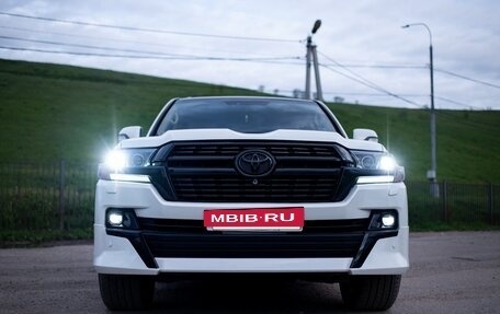 Toyota Land Cruiser 200, 2013 год, 5 450 000 рублей, 2 фотография