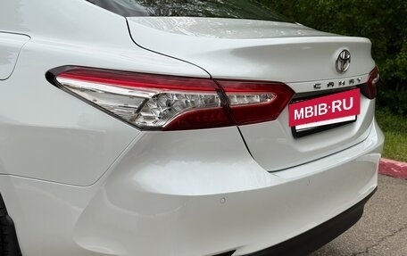 Toyota Camry, 2021 год, 3 340 000 рублей, 4 фотография
