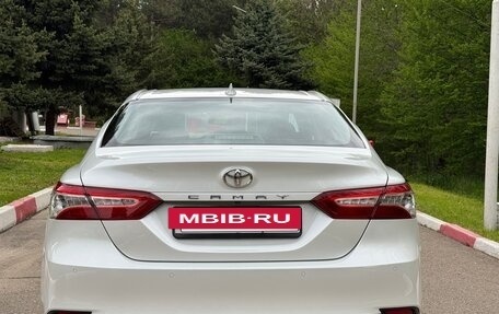 Toyota Camry, 2021 год, 3 340 000 рублей, 6 фотография