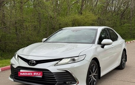 Toyota Camry, 2021 год, 3 340 000 рублей, 3 фотография