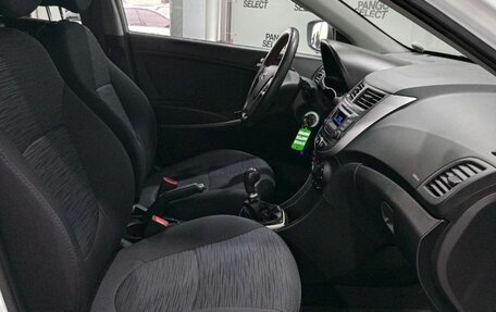 Hyundai Solaris II рестайлинг, 2015 год, 840 000 рублей, 17 фотография