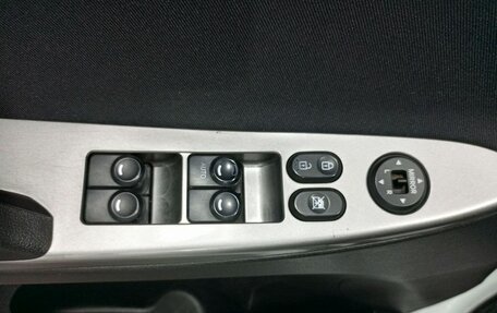 Hyundai Solaris II рестайлинг, 2015 год, 840 000 рублей, 14 фотография