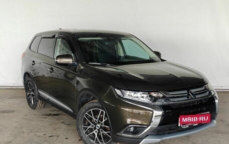 Mitsubishi Outlander III рестайлинг 3, 2018 год, 1 650 000 рублей, 3 фотография