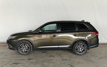 Mitsubishi Outlander III рестайлинг 3, 2018 год, 1 650 000 рублей, 8 фотография