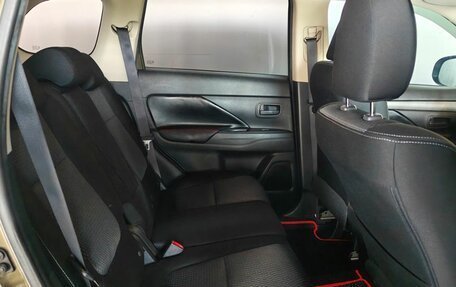 Mitsubishi Outlander III рестайлинг 3, 2018 год, 1 650 000 рублей, 10 фотография
