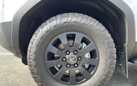 Toyota Land Cruiser Prado, 2024 год, 10 500 000 рублей, 29 фотография