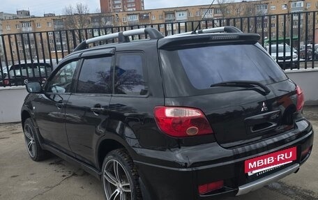 Mitsubishi Outlander III рестайлинг 3, 2007 год, 800 000 рублей, 4 фотография