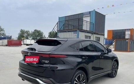 Toyota Venza, 2021 год, 2 590 000 рублей, 4 фотография