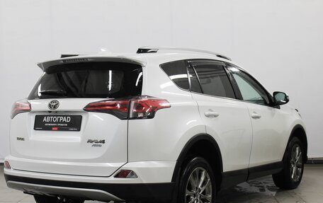 Toyota RAV4, 2018 год, 1 940 000 рублей, 4 фотография