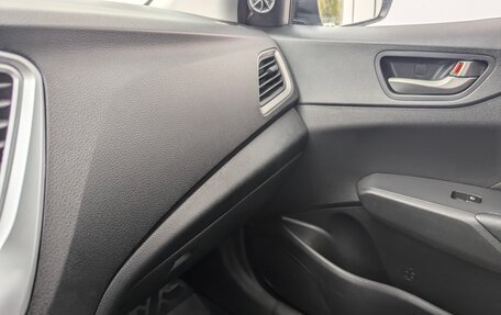 Hyundai Solaris II рестайлинг, 2017 год, 1 250 000 рублей, 21 фотография