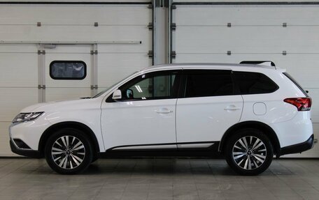 Mitsubishi Outlander III рестайлинг 3, 2018 год, 1 980 000 рублей, 8 фотография
