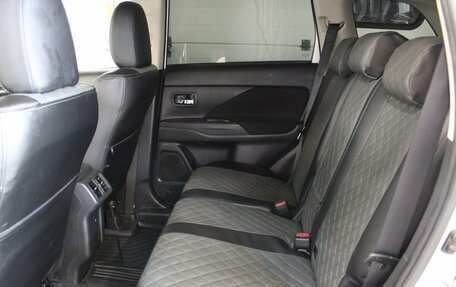 Mitsubishi Outlander III рестайлинг 3, 2018 год, 1 980 000 рублей, 26 фотография