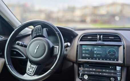 Jaguar F-Pace, 2016 год, 2 600 000 рублей, 8 фотография