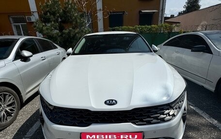 KIA K5, 2021 год, 2 500 000 рублей, 24 фотография