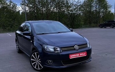 Volkswagen Polo VI (EU Market), 2013 год, 1 250 000 рублей, 1 фотография