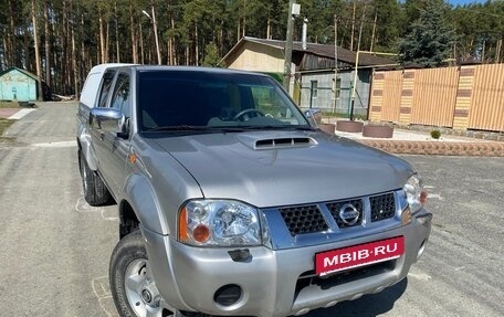 Nissan NP300, 2012 год, 1 180 000 рублей, 1 фотография