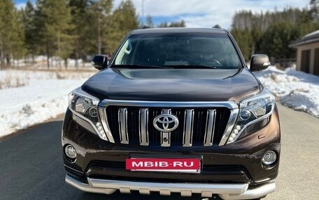 Toyota Land Cruiser Prado 150 рестайлинг 2, 2017 год, 4 850 000 рублей, 2 фотография