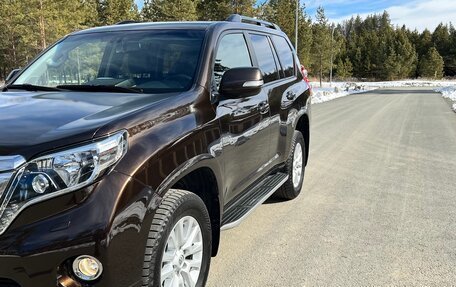 Toyota Land Cruiser Prado 150 рестайлинг 2, 2017 год, 4 850 000 рублей, 5 фотография