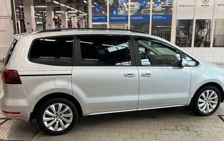 SEAT Alhambra II рестайлинг, 2015 год, 1 650 000 рублей, 3 фотография