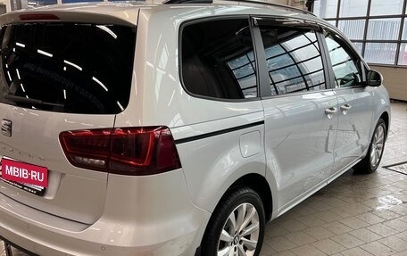 SEAT Alhambra II рестайлинг, 2015 год, 1 650 000 рублей, 5 фотография
