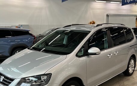SEAT Alhambra II рестайлинг, 2015 год, 1 650 000 рублей, 6 фотография