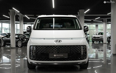 Hyundai Staria, 2023 год, 7 000 000 рублей, 3 фотография