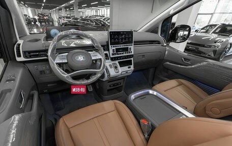 Hyundai Staria, 2023 год, 7 000 000 рублей, 10 фотография