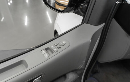 Hyundai Staria, 2023 год, 7 000 000 рублей, 27 фотография