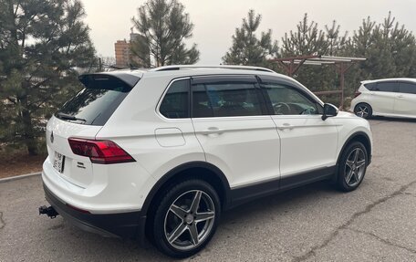 Volkswagen Tiguan II, 2018 год, 2 000 000 рублей, 3 фотография