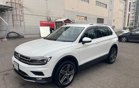 Volkswagen Tiguan II, 2018 год, 2 000 000 рублей, 8 фотография