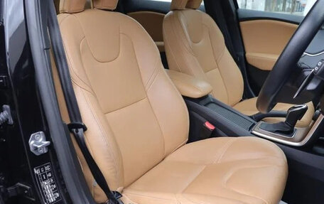 Volvo V40 II рестайлинг, 2019 год, 1 250 000 рублей, 10 фотография
