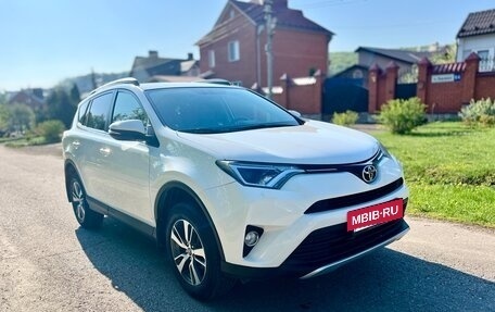 Toyota RAV4, 2016 год, 2 400 000 рублей, 2 фотография