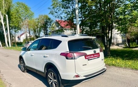 Toyota RAV4, 2016 год, 2 400 000 рублей, 5 фотография