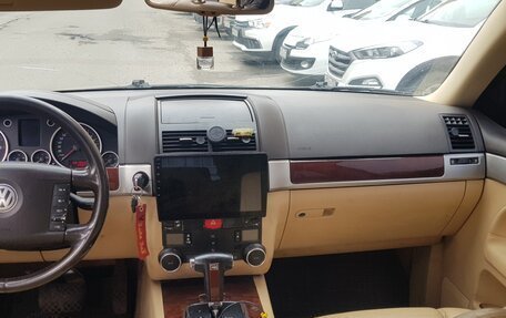 Volkswagen Touareg III, 2003 год, 699 999 рублей, 7 фотография