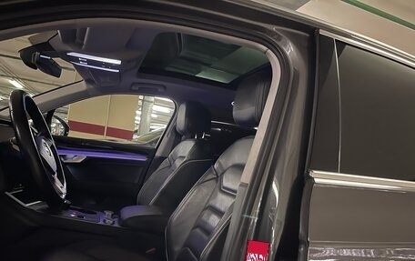 Volkswagen Touareg III, 2018 год, 4 900 000 рублей, 9 фотография