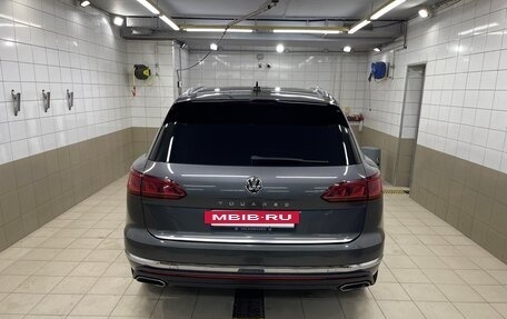 Volkswagen Touareg III, 2018 год, 4 900 000 рублей, 4 фотография