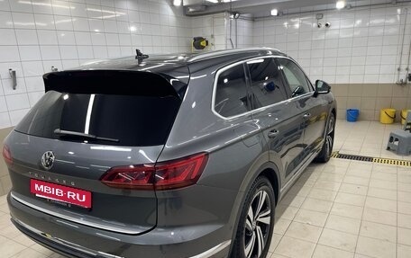 Volkswagen Touareg III, 2018 год, 4 900 000 рублей, 5 фотография